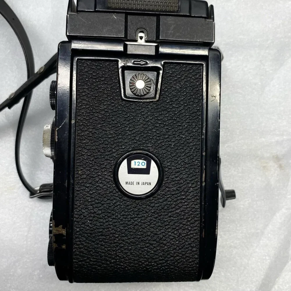 Mamiya C330 Professional with 80mm Blue-dot Lens Waist-Level Finder